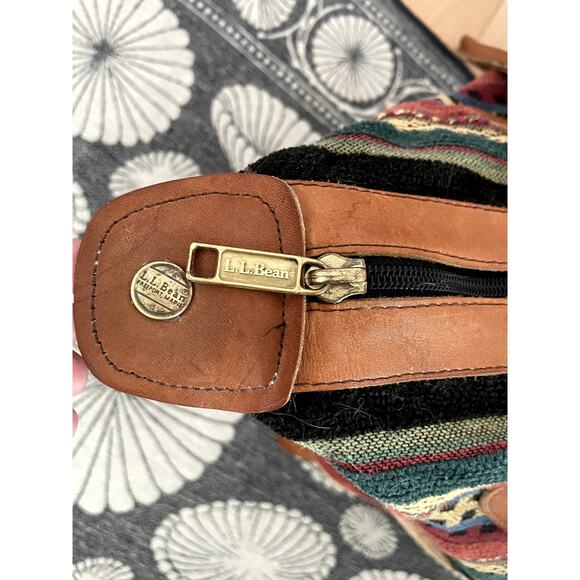 Vintage L.L. Bean Tapestry Weekender Duffel with leather handles - Picture 2 of 7
